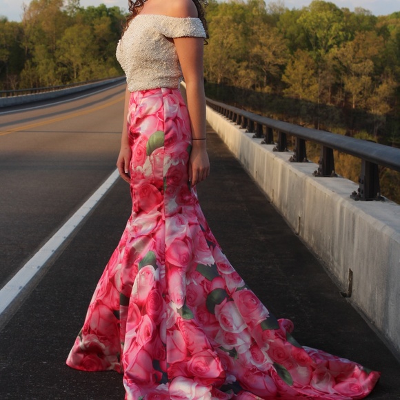 Prom - Picture 2 of 6